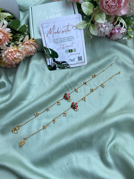 Simple Flower Pearl Anklets
