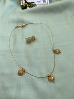 Invisible Coin Chain with Studs