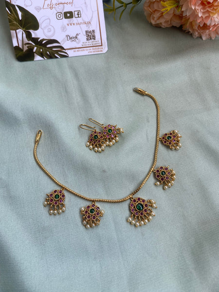 Floral Kemp Simple Neckalce with Earrings