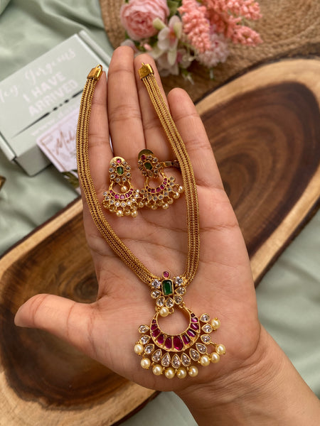 Ruby Green Pendant Mesh Necklace with Earrings