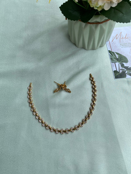 Simple Gold finish necklace with earrings