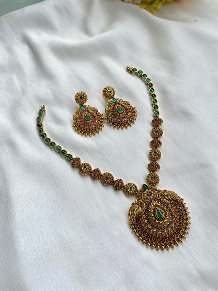 Green stone 2025 necklace designs