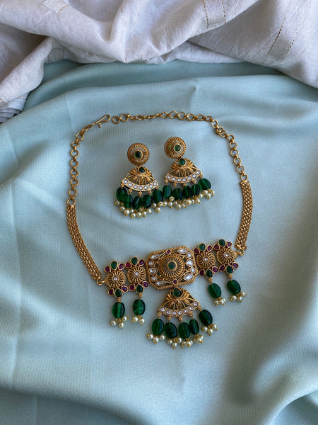 Antique Gold kemp choker with earrings