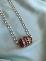 Pure pearls Chain with kemp pendant