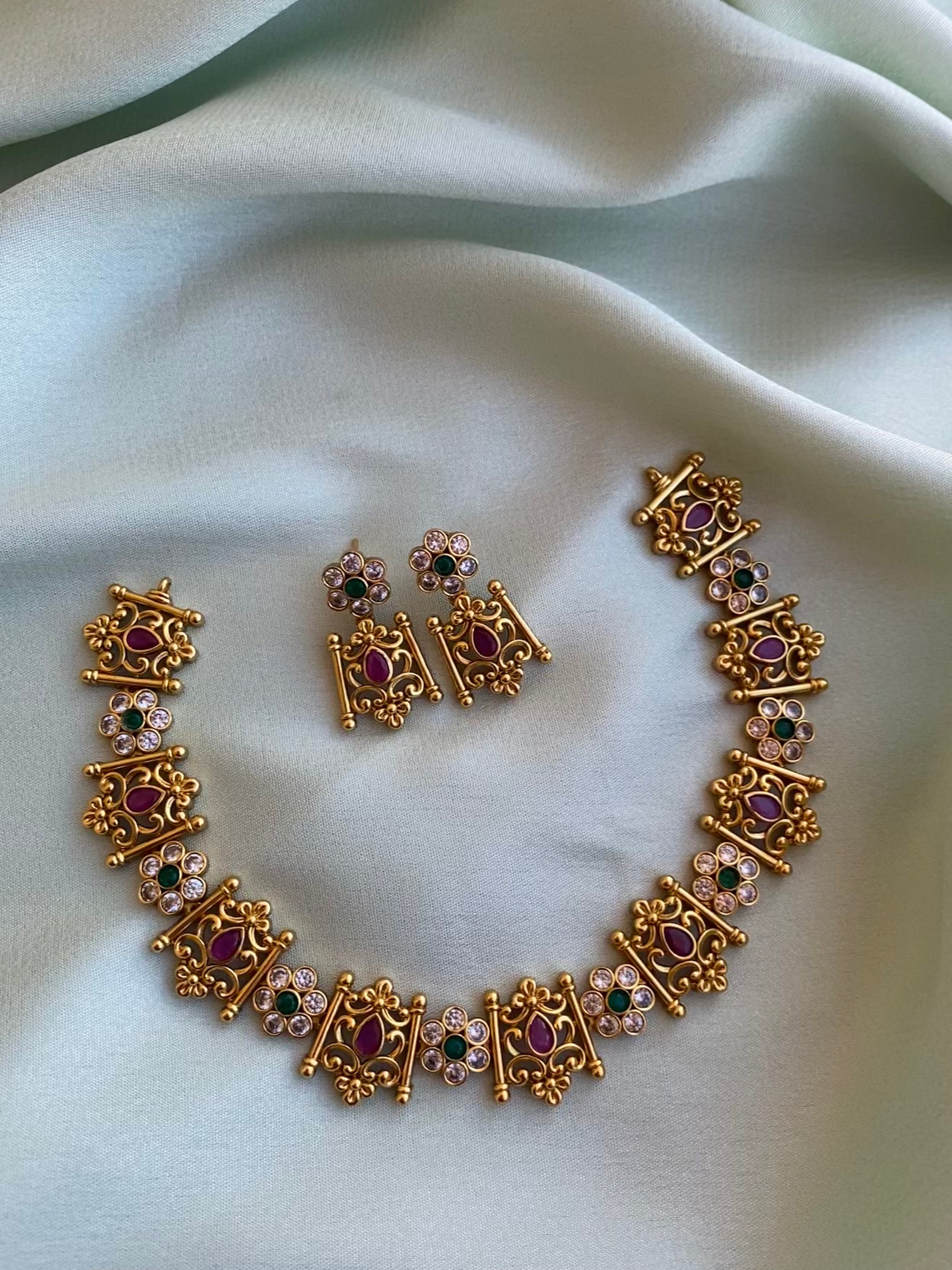 Simple Floral AD Kemp Necklace with earrings – Daivik.in