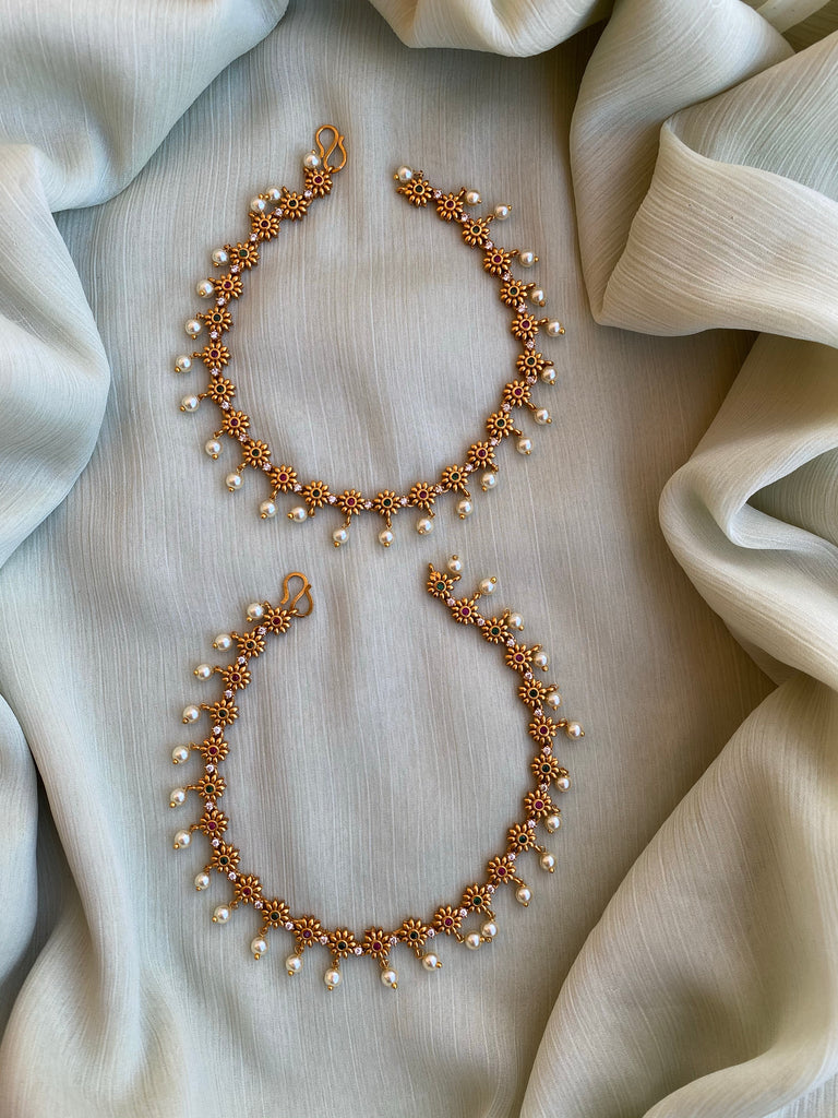 Flower pearl anklets pair – Daivik.in