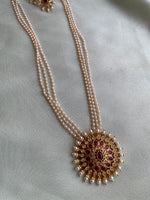 Kemp Pendant with pearl chain and studs