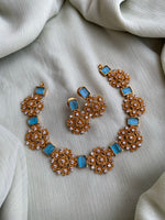 Flower stone necklace with earrings